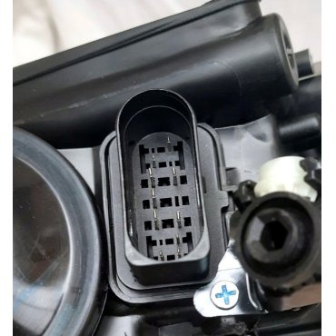 Volkswagen Touareg 2006+ оптика передняя  FULL LED