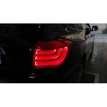 Toyota Highlander 2012 оптика задняя LED красная