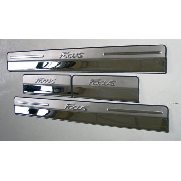 Ford Focus Mk3 накладки порогов дверных проемов