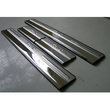 Ford Focus Mk3 накладки порогов дверных проемов