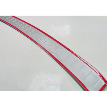 Skoda Rapid накладка защитная на задний бампер