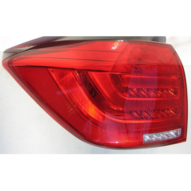 Toyota Highlander 2012 оптика задняя LED красная