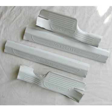 Nissan X-trail T32 2017+ накладки защитные на пороги дверных проемов верхние тип A без цвет лого