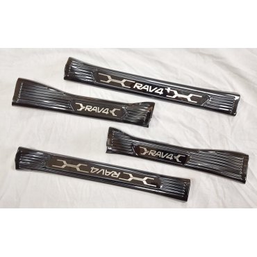 Toyota RAV 4 2019+ защитные накладки на дверные пороги внутренние Titanium