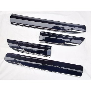 Toyota Land Cruiser 300 2021+ молдинги дверные с хром вставкой ABS черные