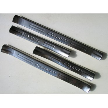 Toyota Camry V55 2015 накладки на пороги дверных проемов верхние A