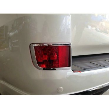 Toyota Land Cruiser 200 2016+ хром накладки на фонари задние противотуманные 