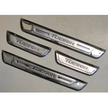 Hyundai Tucson TL 2015 накладки нижние на пороги дверных проемов тип F