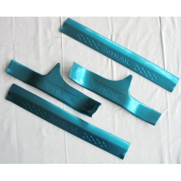 Nissan X-Trail T32 накладки защитные на пороги дверных проемов верхние тип A