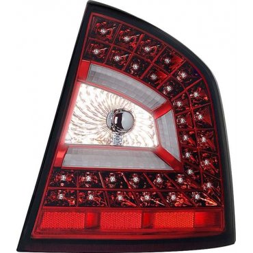 Skoda Octavia A5 седан оптика задняя LED светодиодная тонированная красная